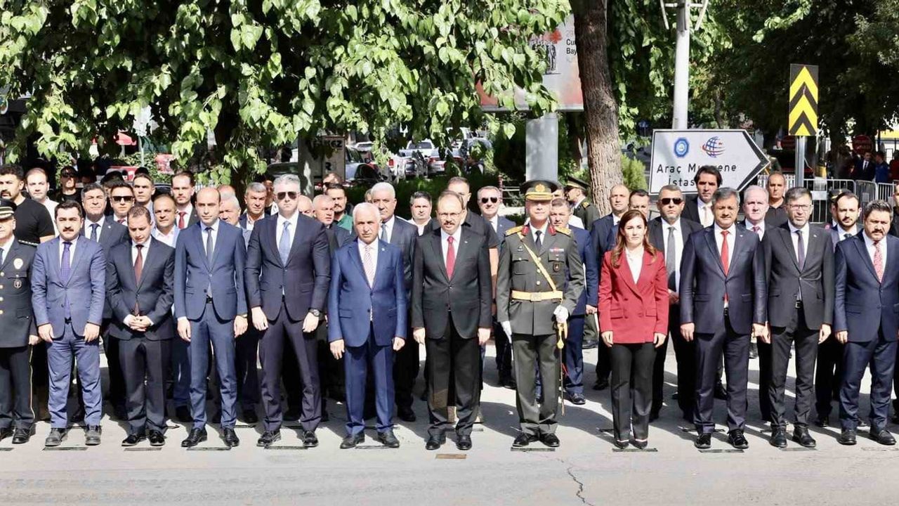 Siirt'te meydanda birlik ve zafer vurgusu 104. yıl