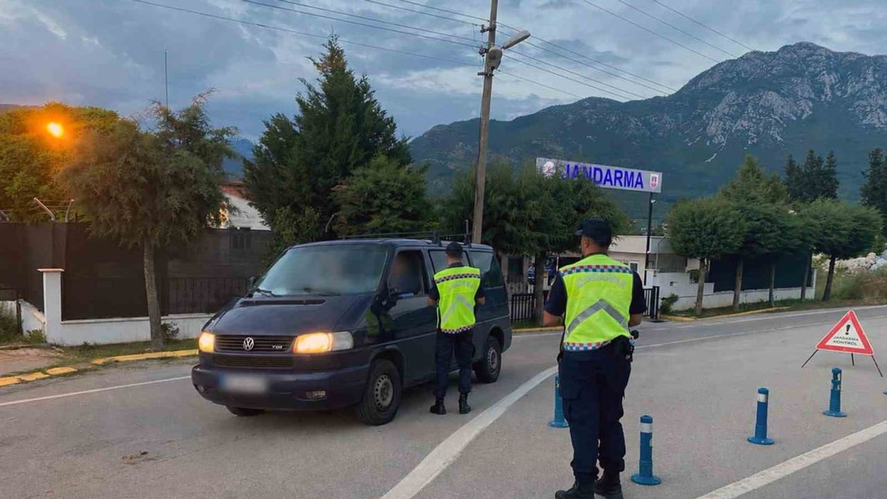 Sıkı trafik denetimi Muğla'da: 155 araç trafikten men edildi