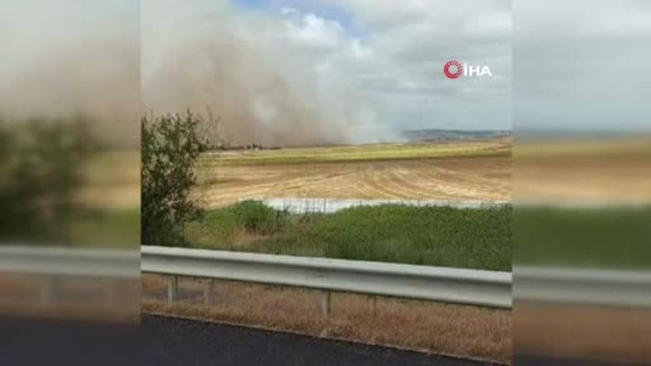 Silivri Akören'de başlayan tarla yangını rüzgarla yayıldı, TEM trafiği aksadı