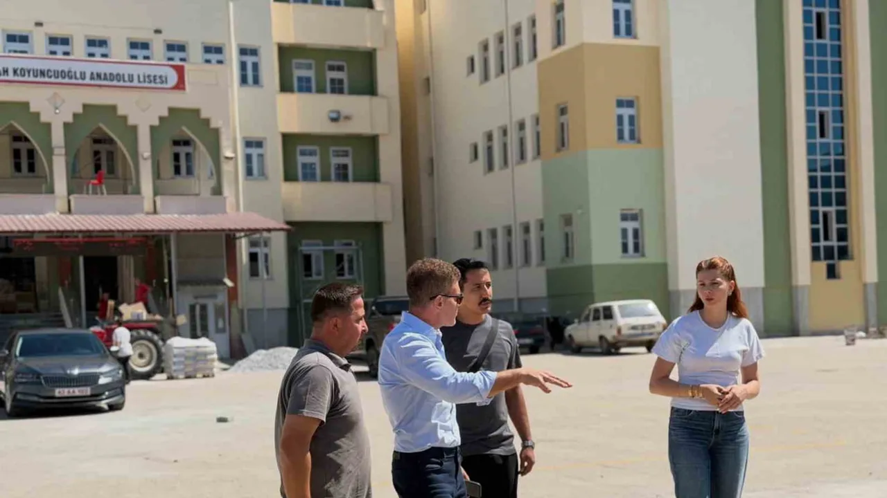 Simav’da öğrenciler için modernleşme adımı: okul çalışmaları gözden geçirildi