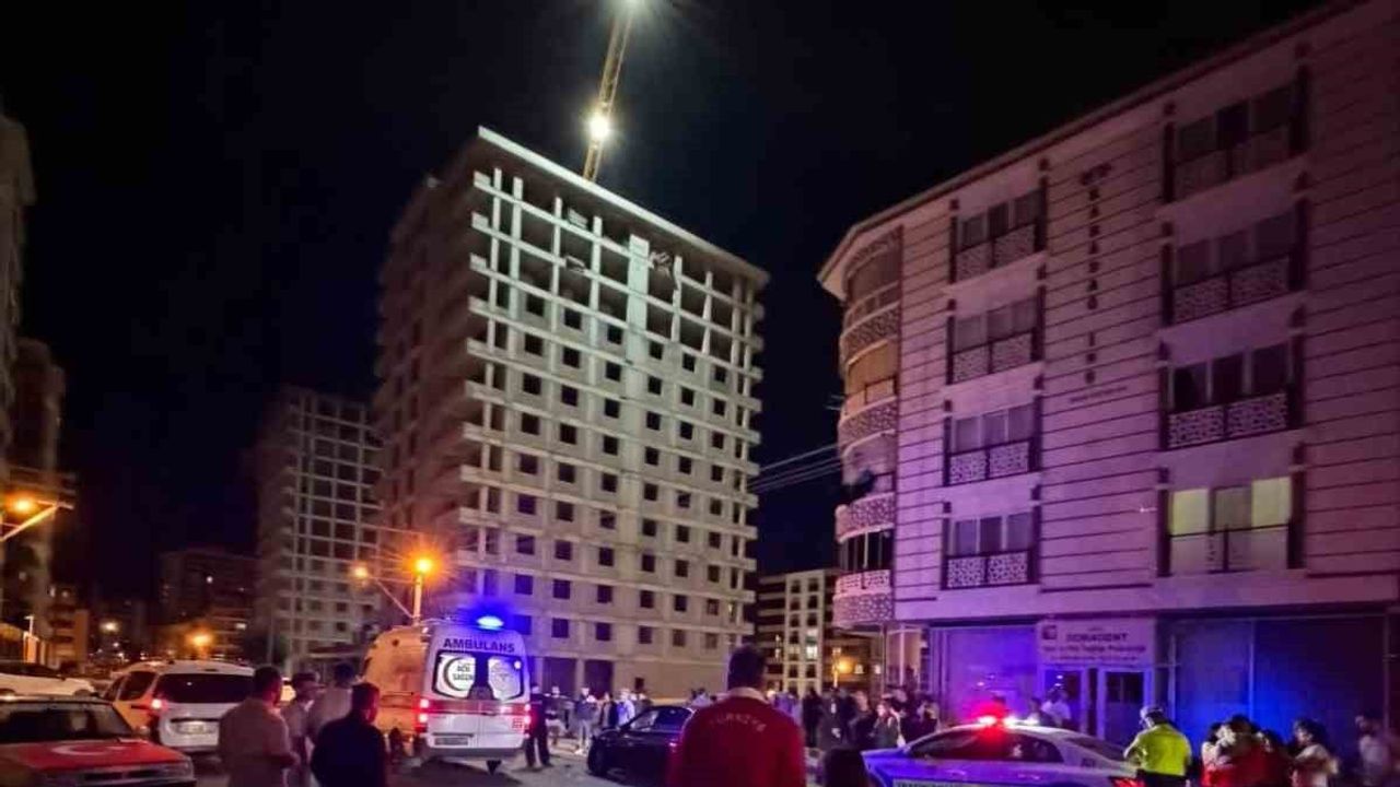 Sincan trafiğinde üç araç birbirine girdi; motosiklet sürücüsü ağır yaralandı