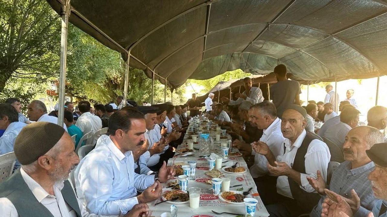 Sincik'te geven florasının bereketiyle yeni bal hasadı başladı