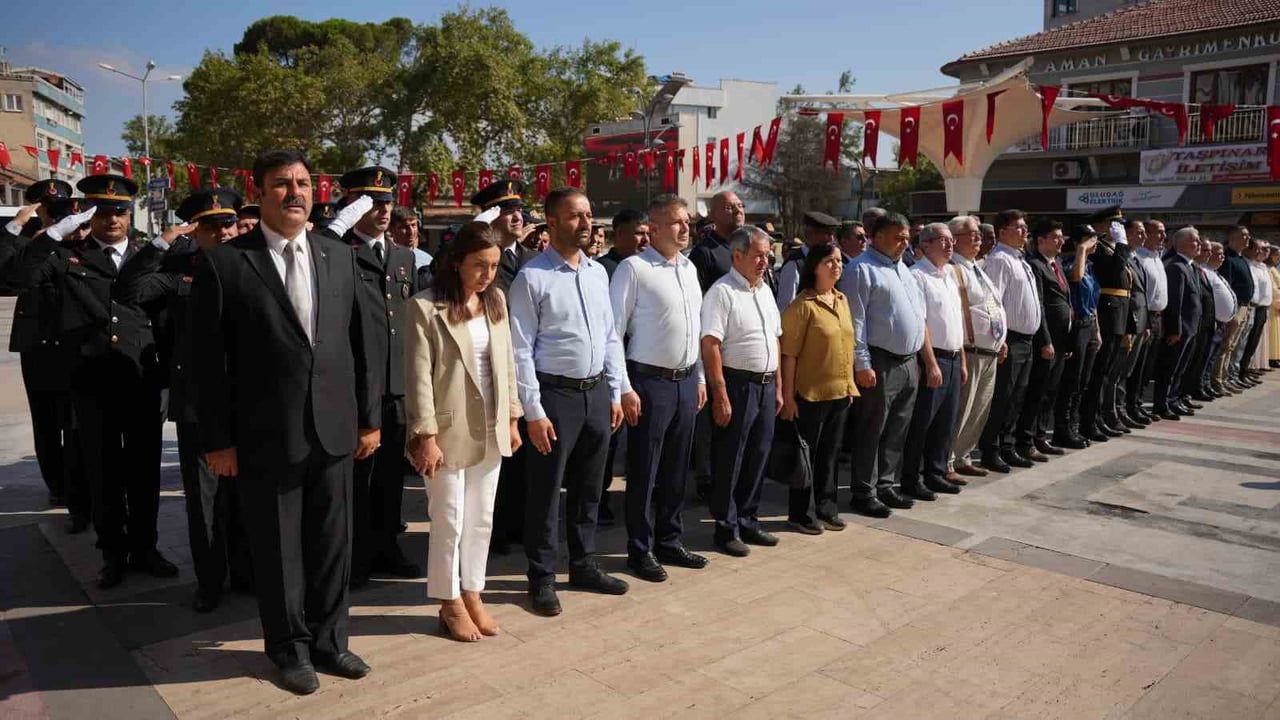 Sındırgı’da birlik ve gurur: 30 ağustos coşkuyla kutlandı