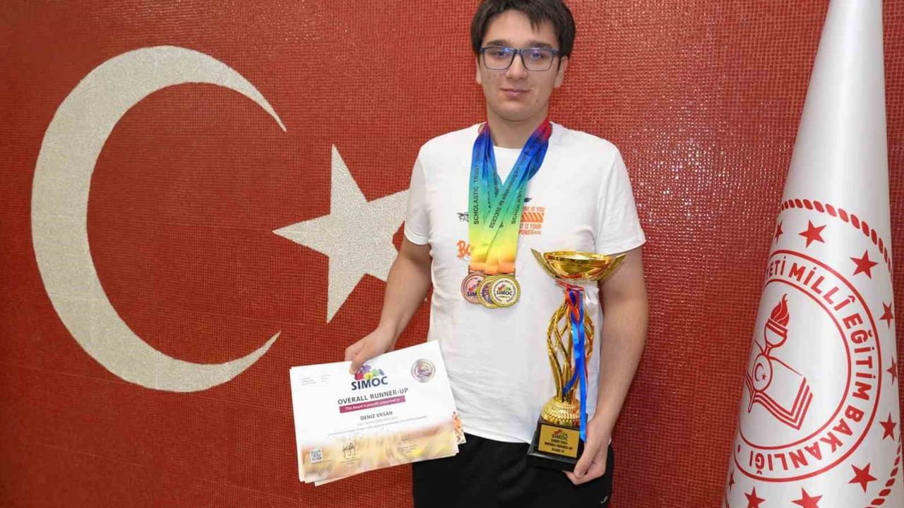 Singapur’dan İzmir’e bir başarı daha: dünya ikinciliğine uzanan matematik yolculuğu