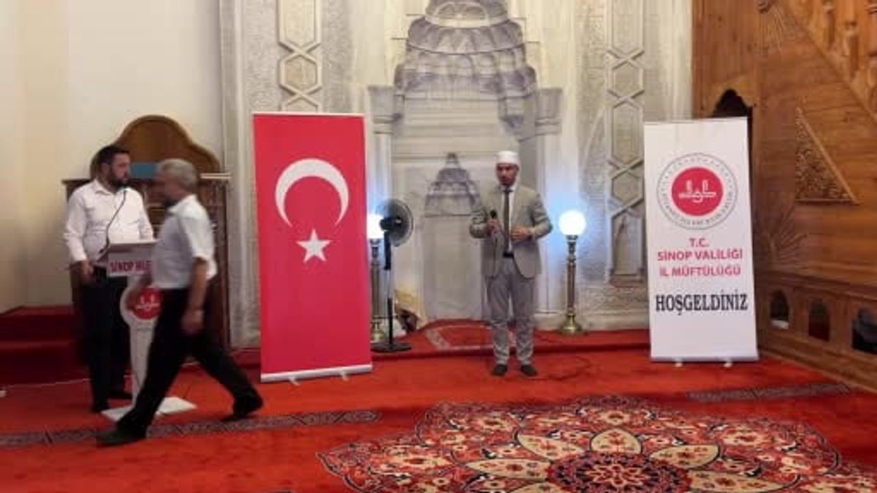 Sinop'ta Alaaddin Camii'nde ezan okuma ustaları sahne aldı