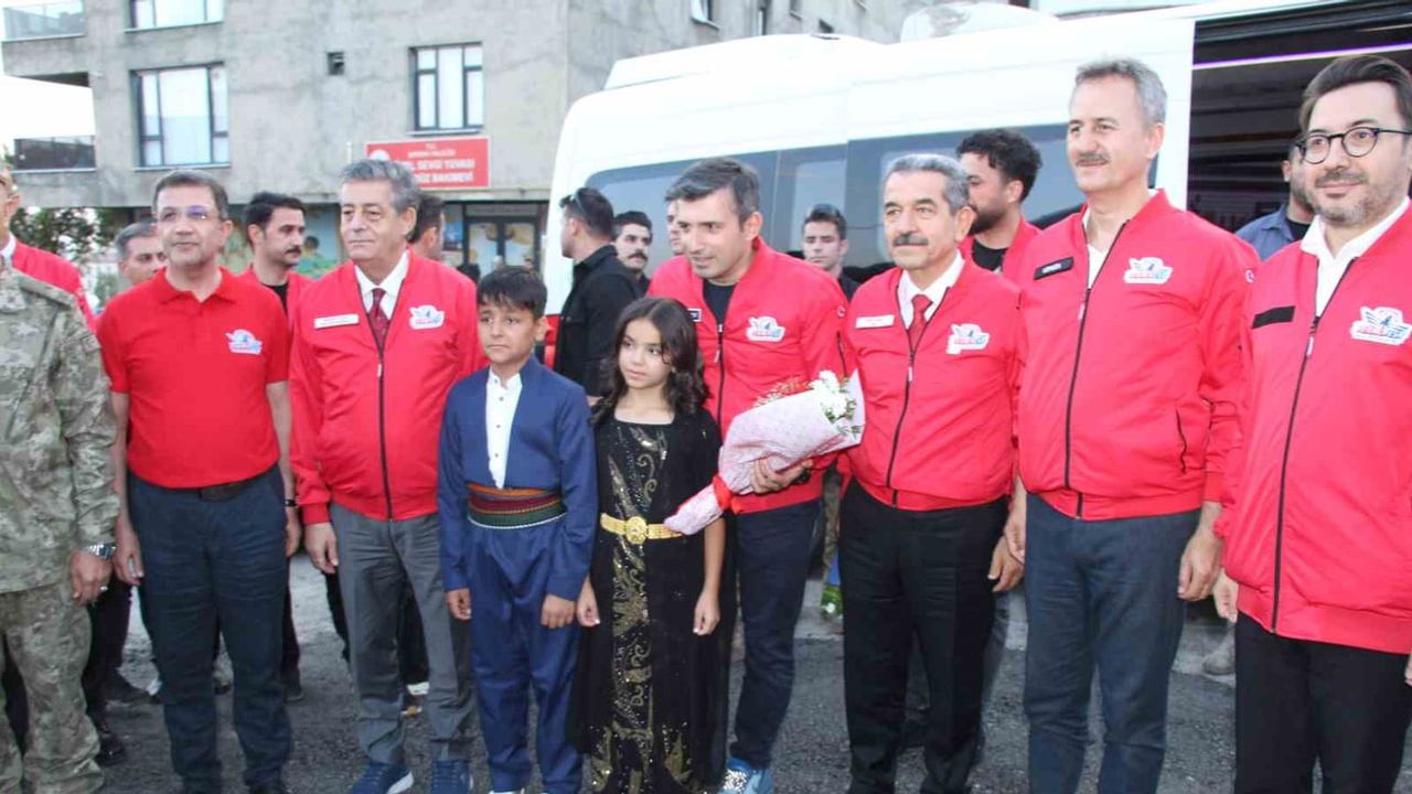 Şırnak'ta teknoloji rüzgarı: Bayraktar gençlerin ilgisini ve kentin tarihî rolünü vurguladı