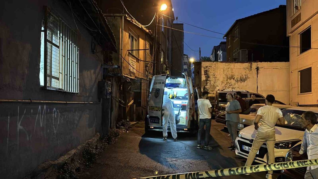 Şişli'de koku ihbarı yatakta ölü bulunmayı ortaya çıkardı