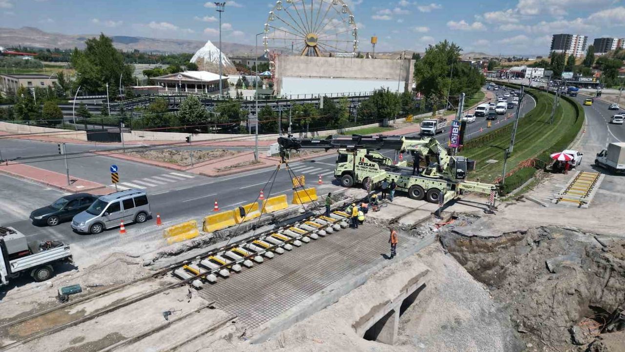 Sivas bulvarı çalışmalarının tamamlanmasıyla T1-T3 hattındaki geçici aktarma sona erdi