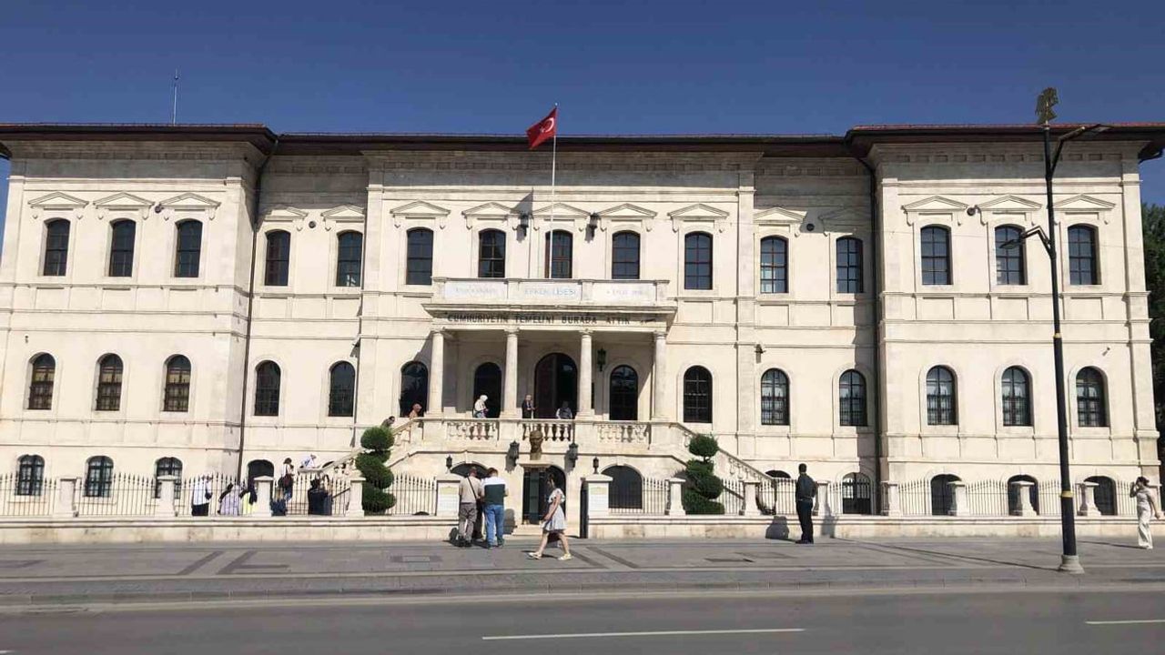 Sivas'ın tarih dokusu turistlerin ilgisini artırıyor