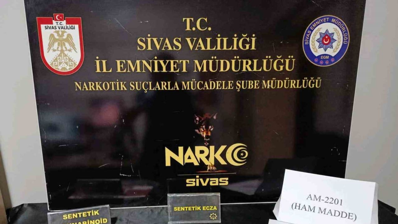 Sivas'ta kağıda emdirilmiş sentetik maddelerle düzenlenen operasyonda 3 tutuklama