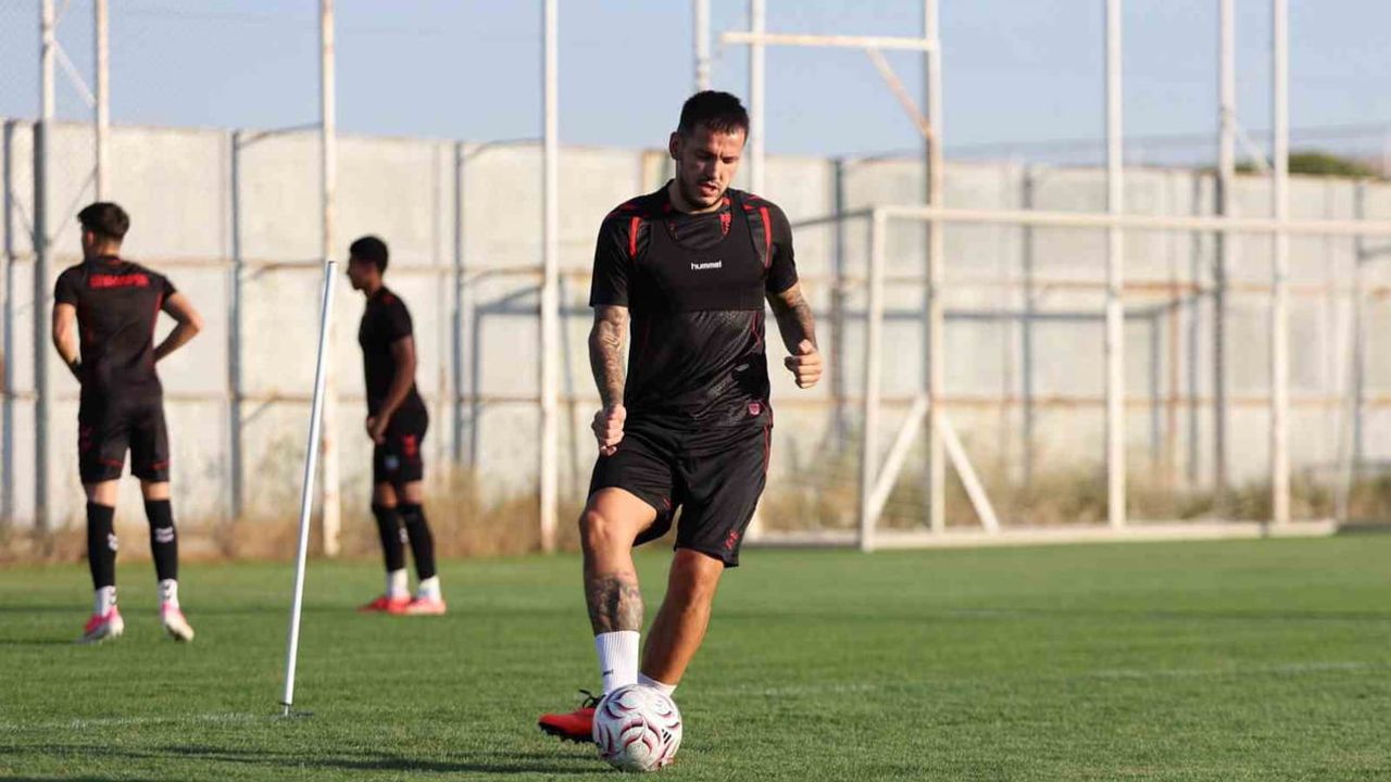 Sivasspor'da pas ve taktik ağırlıklı idman