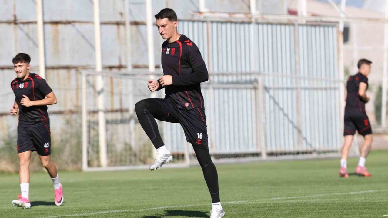 Sivasspor moral depoladı: Esenler Erokspor maçı için son prova tamam