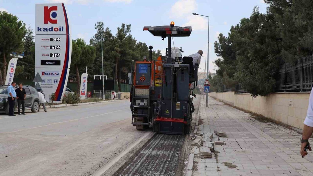 Söğüt'te altyapı tamamlandı: Ertuğrulgazi Caddesi sıcak asfalta kavuşuyor