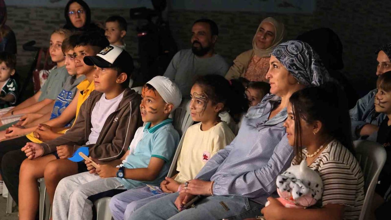 Söğütlü Yeniköy'de sokaklar oyunla doldu: Mahallemde Neşe Var çocukları buluşturdu