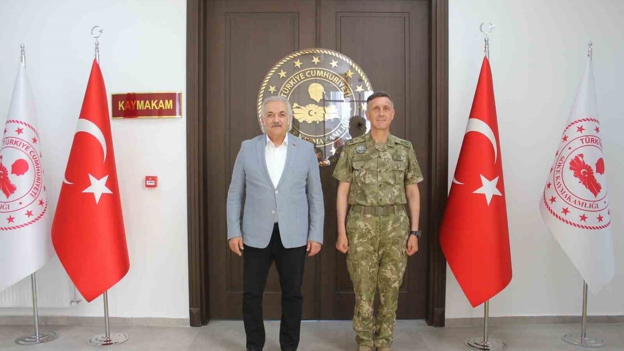 Söke'de yeni komando dönemini başlatan tuğgeneral Yaşar Karaoğlu göreve başladı