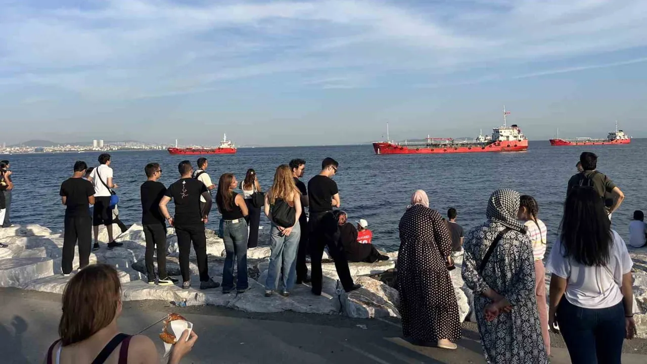 SOLOTÜRK yenikapı'da prova uçuşuyla zafer hazırlığını sergiledi