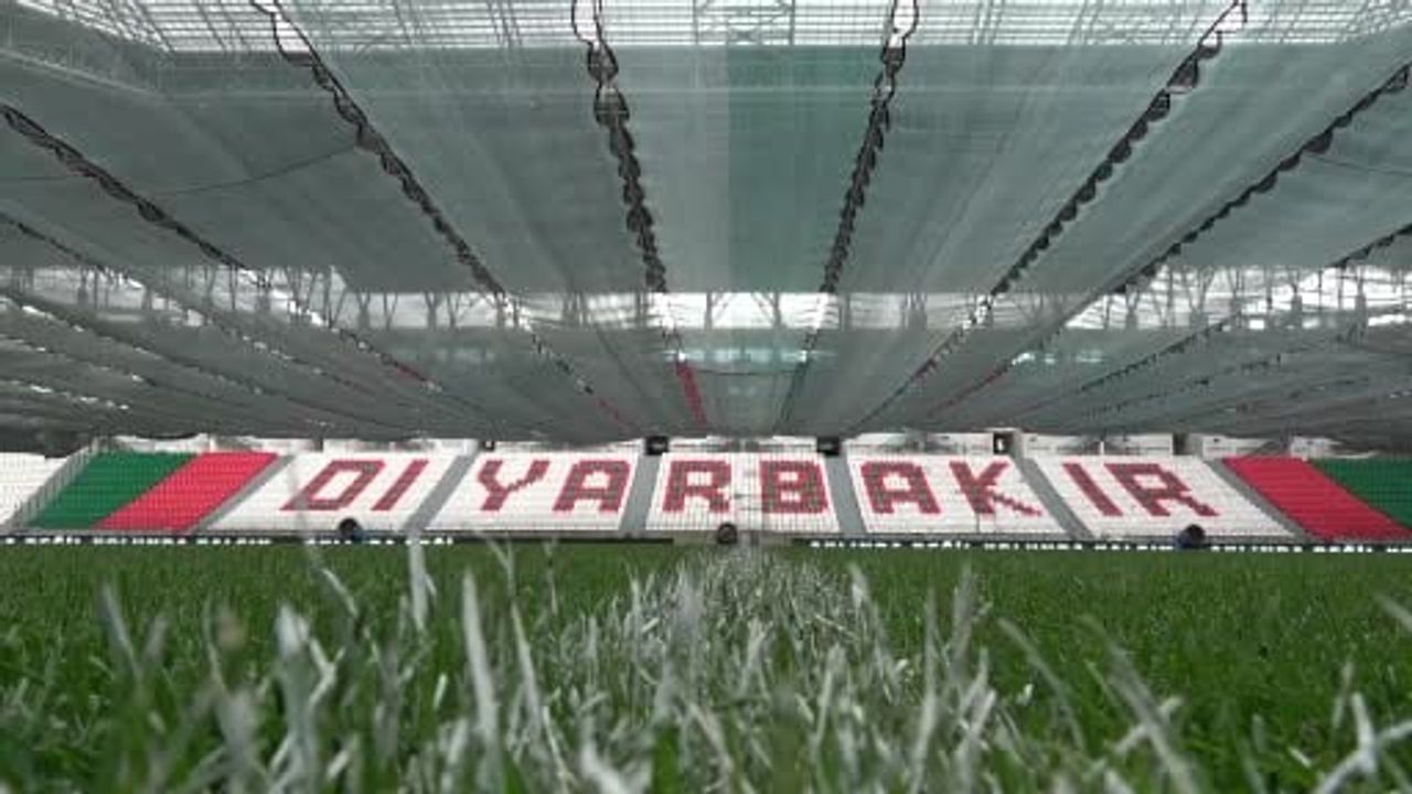 Stadyumda son hazırlıklar: Diyarbakır Süper Lig'e hazırlanıyor