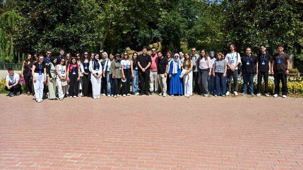 Stajyerler Bursa Büyükşehir hizmetlerinin perde arkasını yerinde gördü