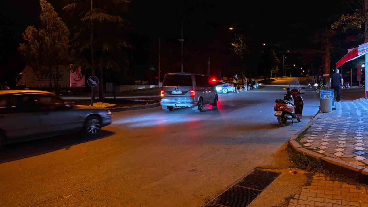 Subaşı kavşağı'nda gece çarpışması: iki motosiklet sürücüsü hastaneye kaldırıldı