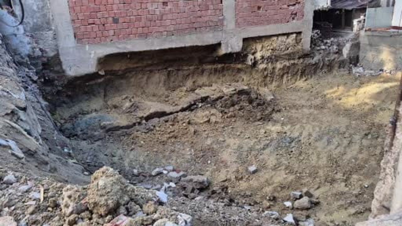 Sultangazi'de temel kazısı komşu binada hasara yol açtı, sakinler tedbir amaçlı tahliye edildi