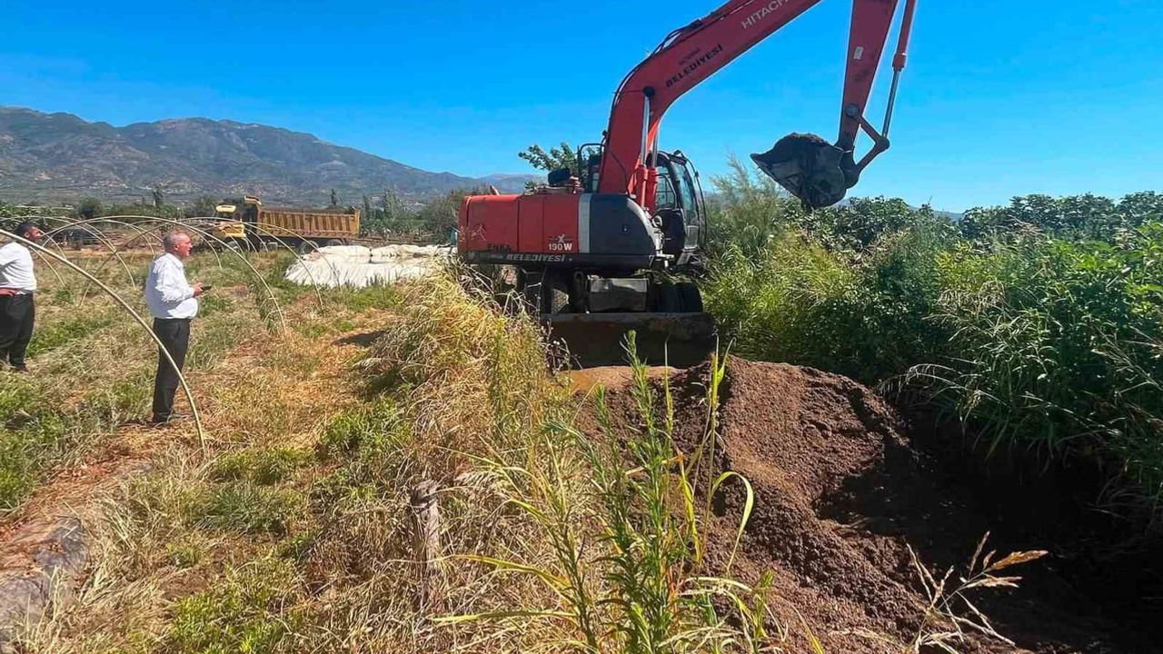 Sultanhisar’da ova yolları yenileniyor, üreticinin erişimi merkezde