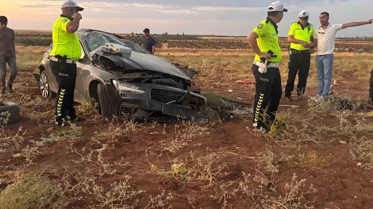 Suruç'ta kontrolden çıkan araç devrildi, aynı aileden 9 kişi yaralandı