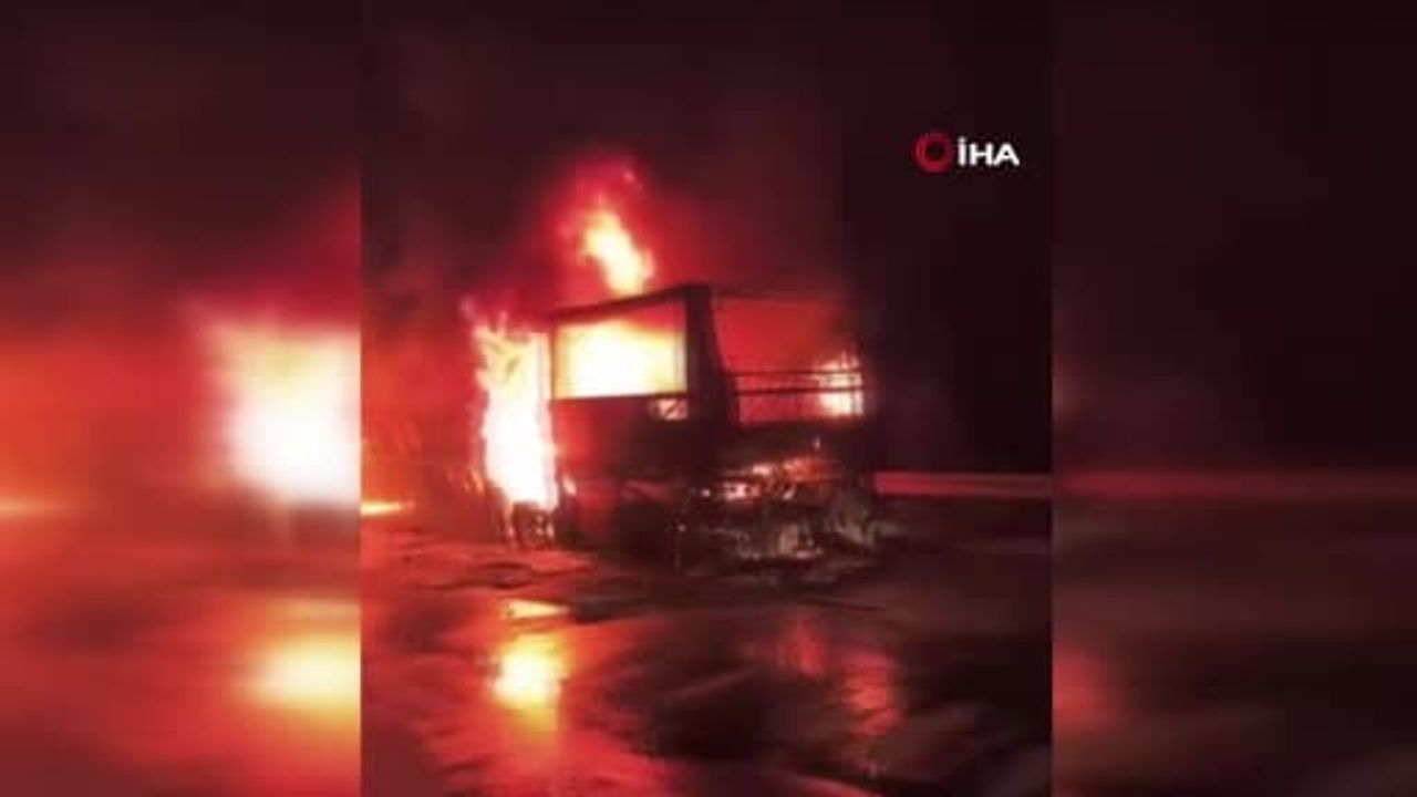 Sürücünün müdahalesi olası faciayı önledi: Mersin otoyolunda otobüs yandı
