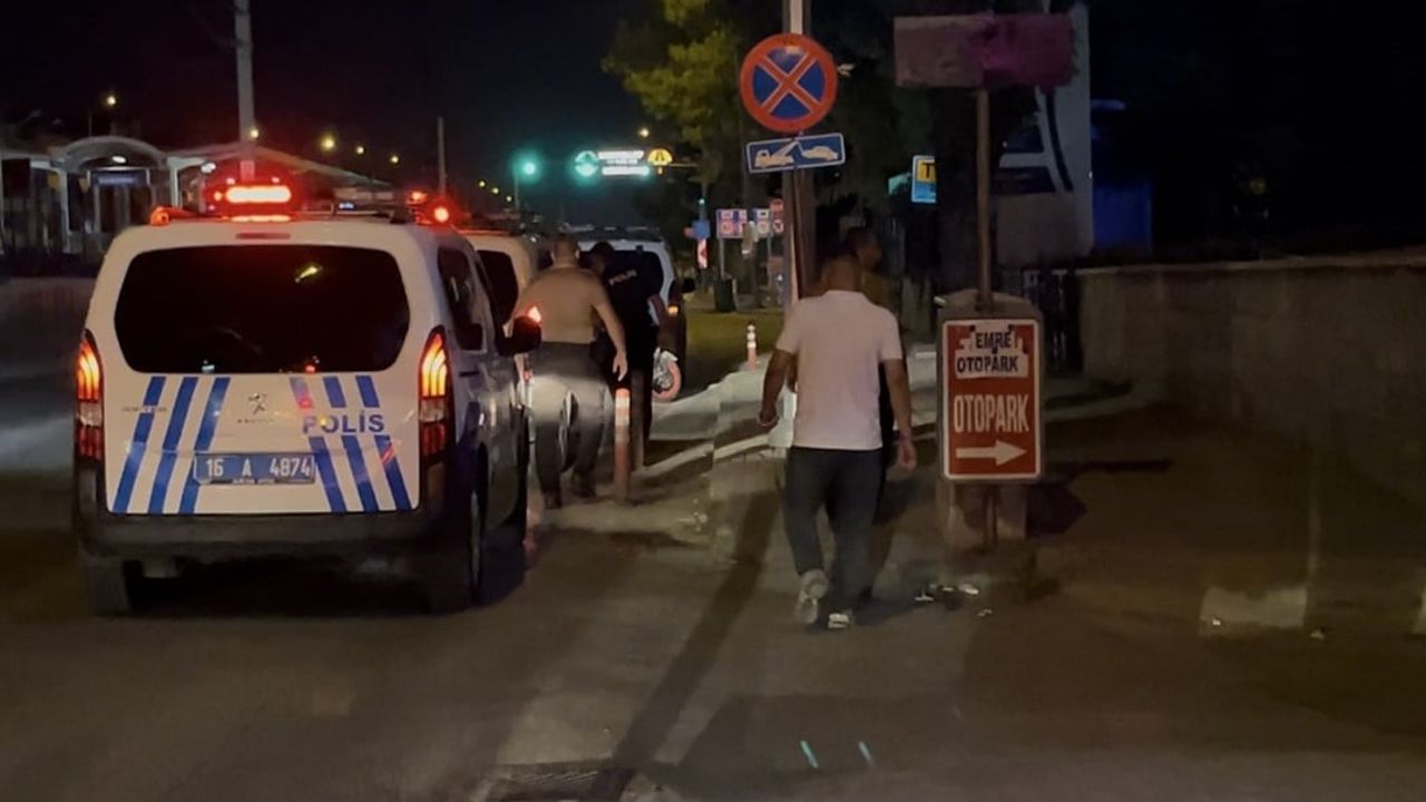 Taksi tartışması Bursa'da gerginlik yarattı; yerdeki 'futbolcu' hareketi dikkat çekti