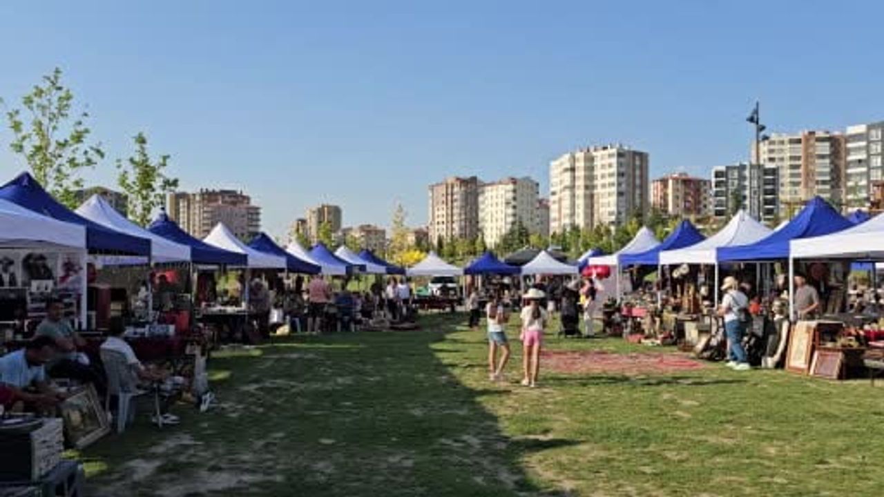 Talas'ta 100 bin parçalık antika fuarı: geçmişin izleri millet bahçesinde sergilendi