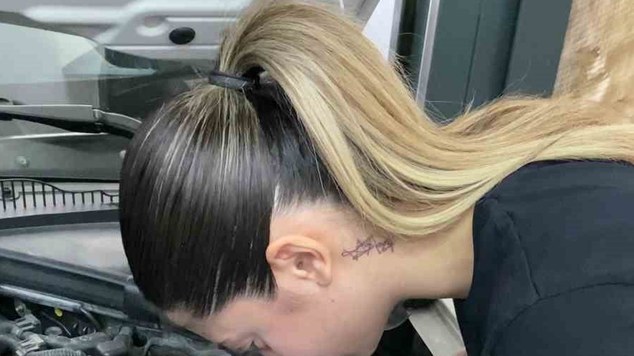 Tanıdık kalıpları yıkan genç: 19 yaşında oto tamirhanesinin yeni yüzü