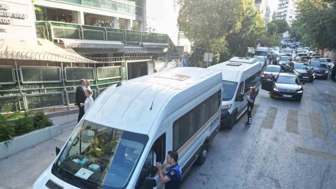 Tarife dışına çıkan servisçilere yaptırım: İzmir'de öğrenci başına 88 bin 830 lira ceza