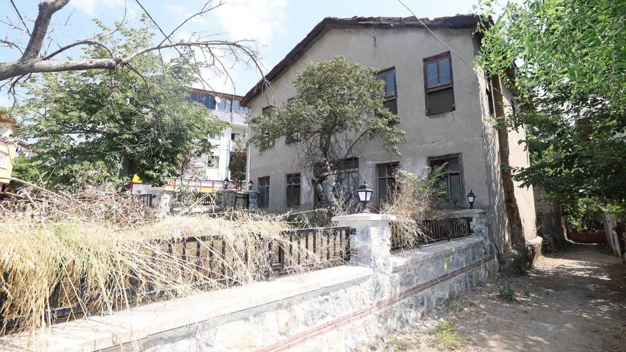 Tarihi hamam çevresine modern sosyal yaşam tesisi