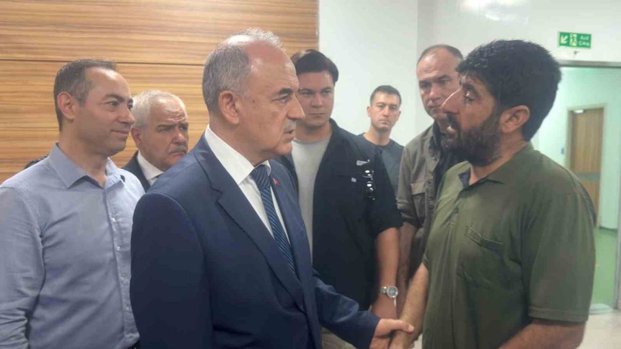 Tarım aracı devrildi: İkizce'de iki kişi yaşamını yitirdi, 11 kişi yaralandı