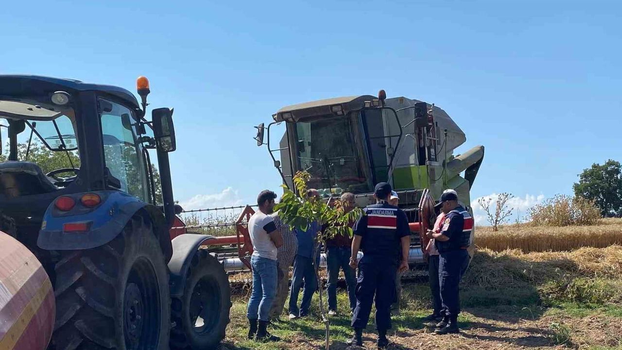 Tarla hasadında güvenlik önlemi: biçerdöver operatörlerine yangın uyarısı