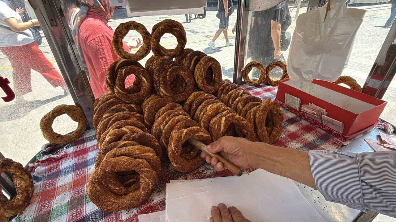 Taş fırından pekmeze: Eskişehir simidinin haklı şöhreti
