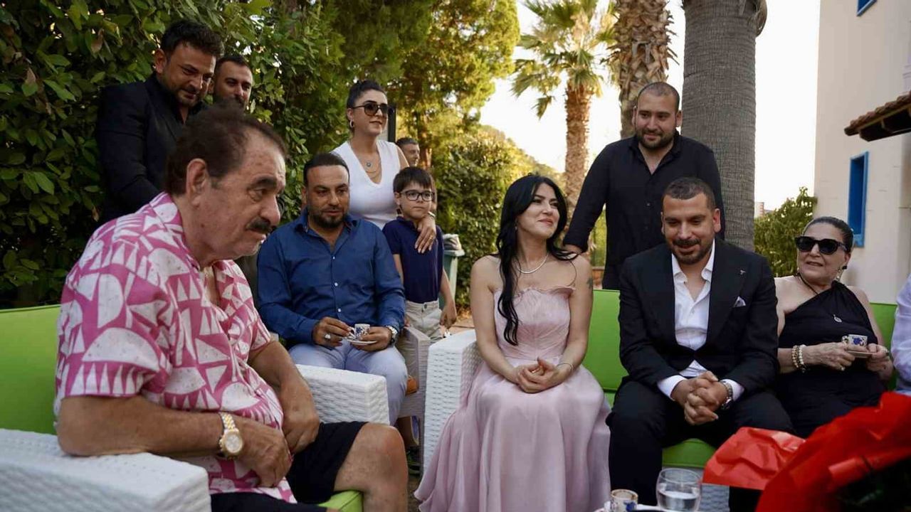 Tatlıses'in Bodrum bahçesinde mutluluk: manevi kızına beşi bir yerde taktı