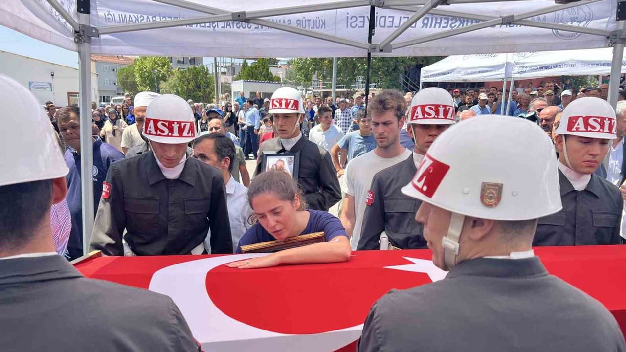 Tatvan'da trafik kazasında yaşamını yitiren uzman çavuş memleketinde uğurlandı