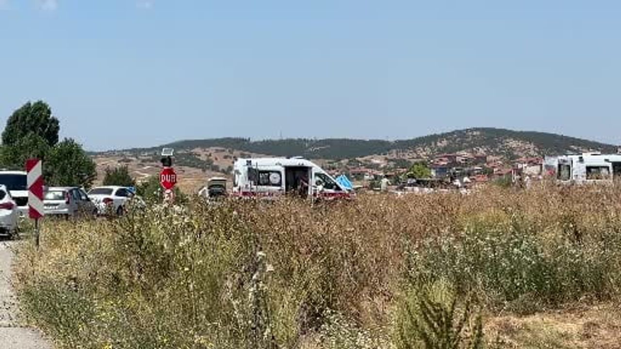 Tavşanlı'da kavşakta çarpışma: 1 kişi yaşamını yitirdi, 5 yaralı