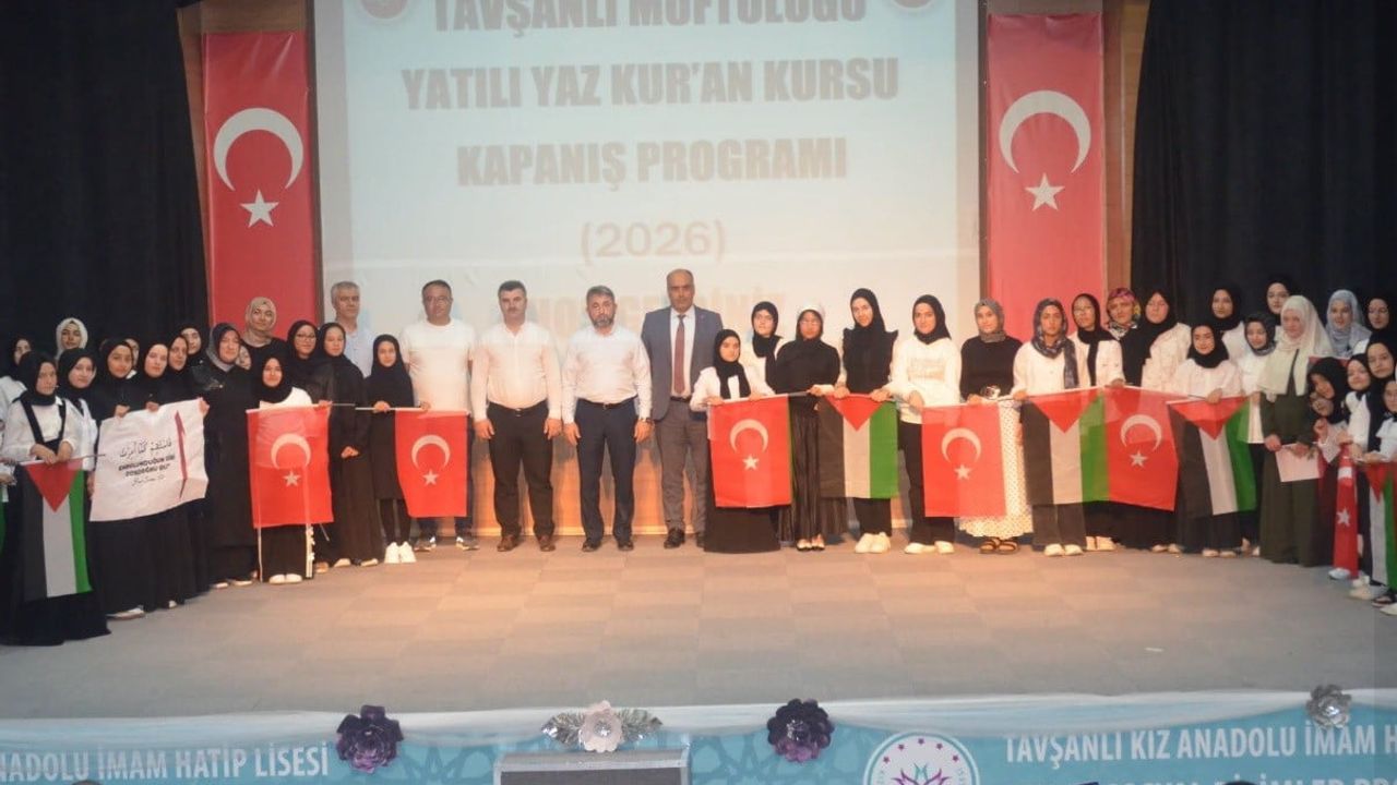 Tavşanlı’da yatılı yaz Kur'an kursu kapanışı coşku ve teşekkürlerle gerçekleşti