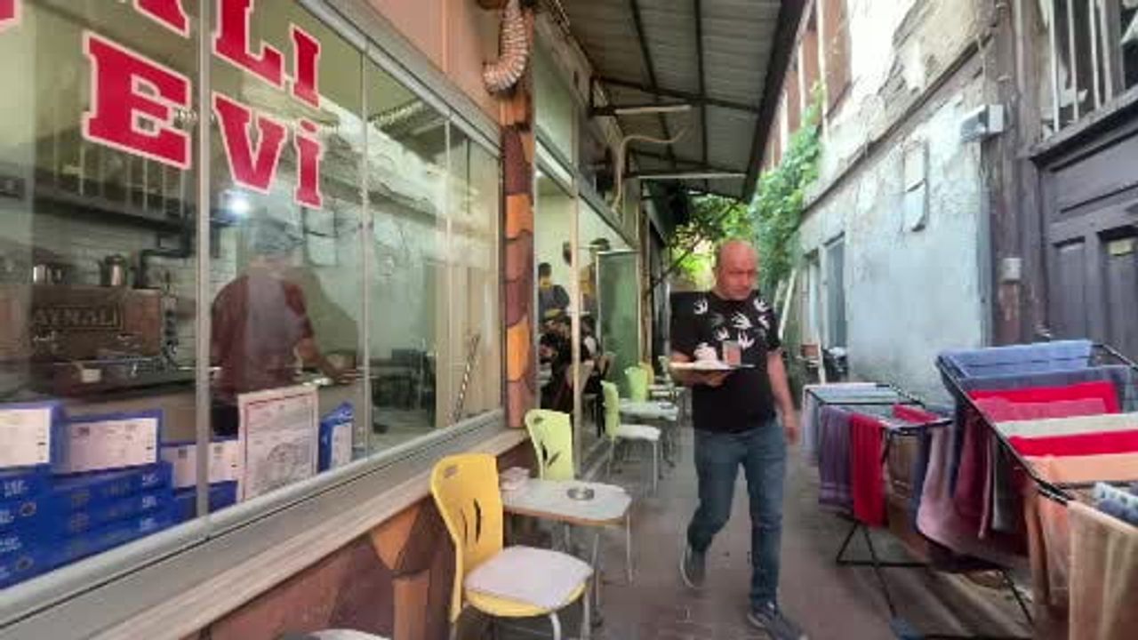 Tavşanlı kahvecileri doğal ürün ve esnek saat uygulamasıyla yazı karşılıyor