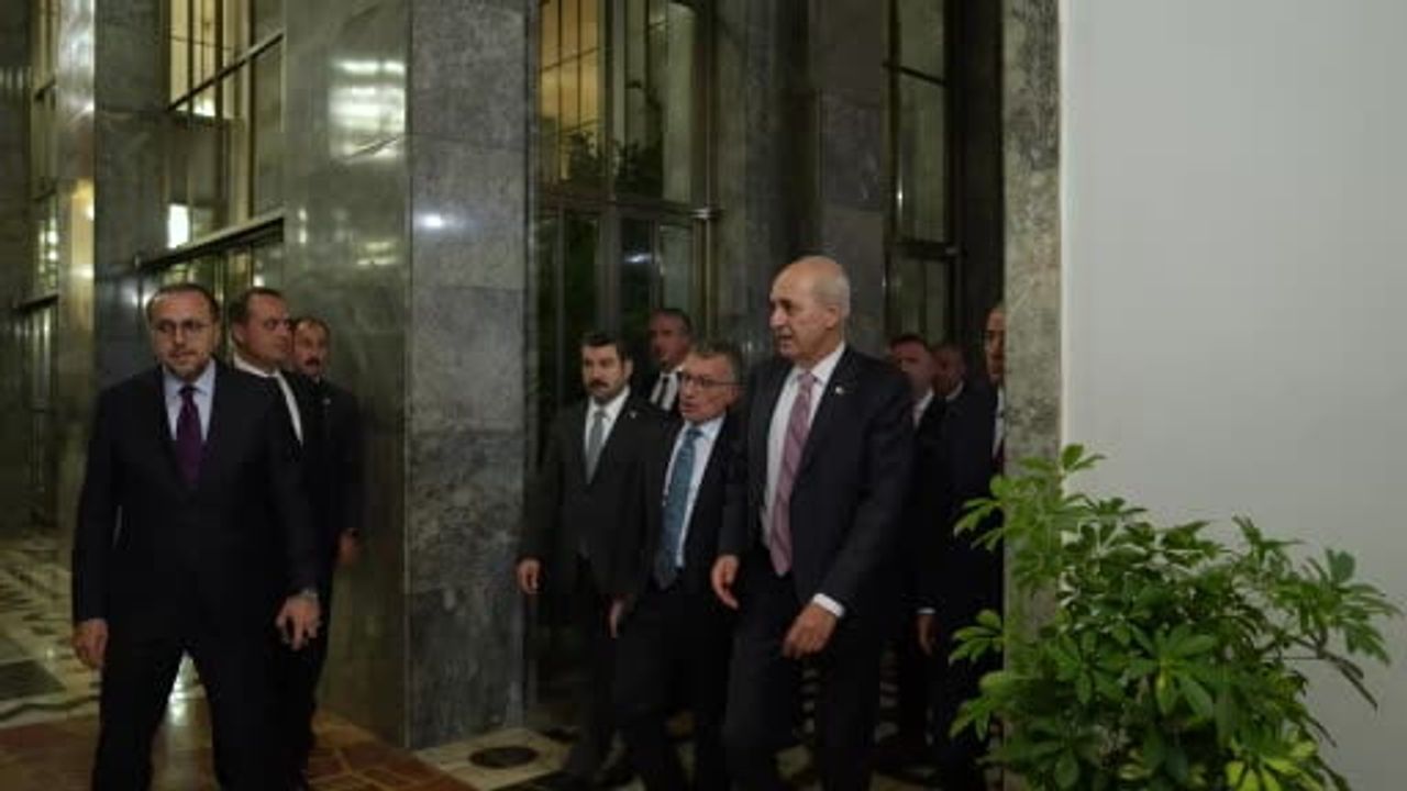 TBMM başkanı Kurtulmuş hem iktidar hem muhalefet kulislerini ziyaret etti