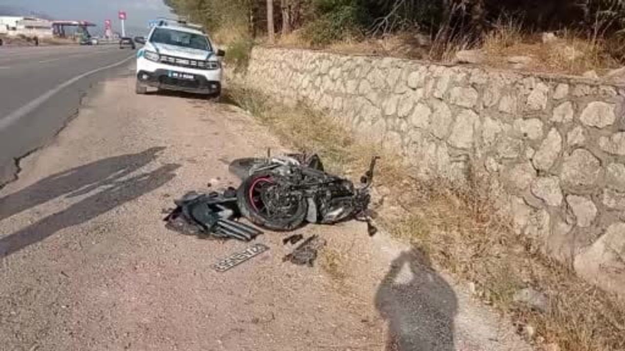 Tecirli kavşağında kafa kafaya çarpışma: motosiklet sürücüsü yaşamını yitirdi