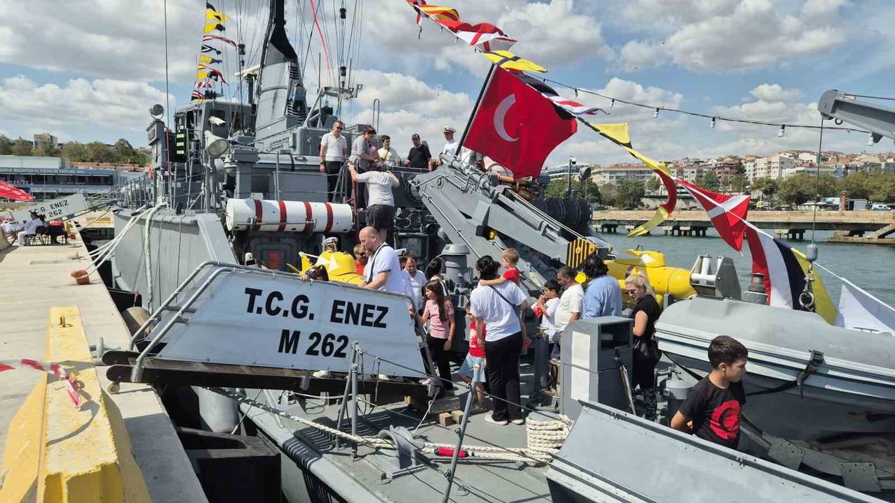 Tekirdağ’da TCG Enez ziyarete açıldı, vatandaşlar gemiyi yakından tanıdı