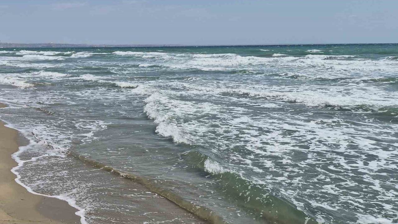 Tekirdağ ve Kırklareli kıyılarında olumsuz hava nedeniyle denize giriş yasaklandı