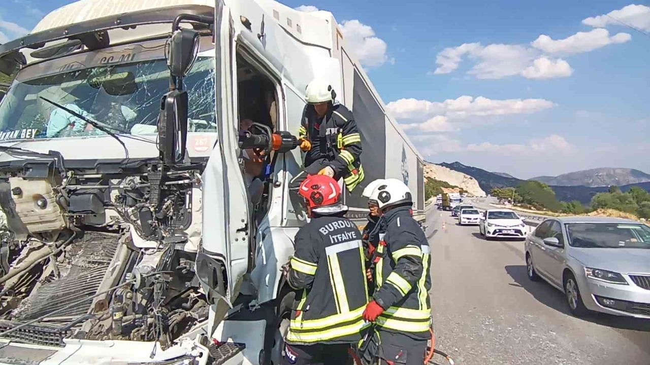 Tekke rampasında tır çarpışması: bir kişi yaralandı