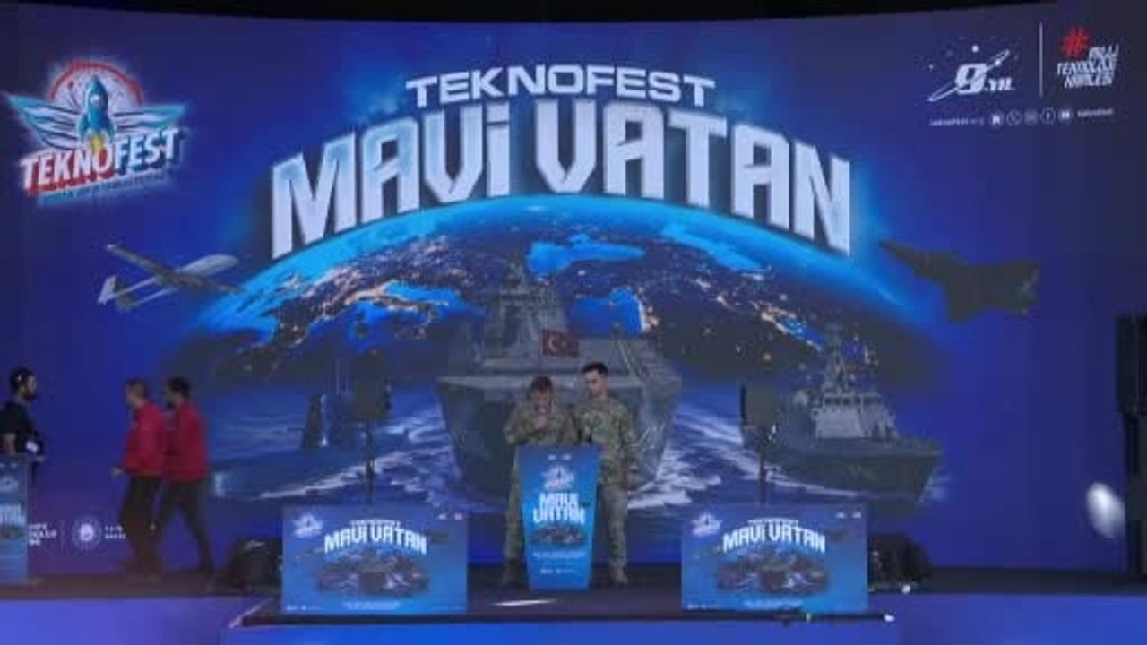 Teknofest Mavi Vatan'da SAS ve SAT komandolarının gösterisi izleyenleri büyüledi