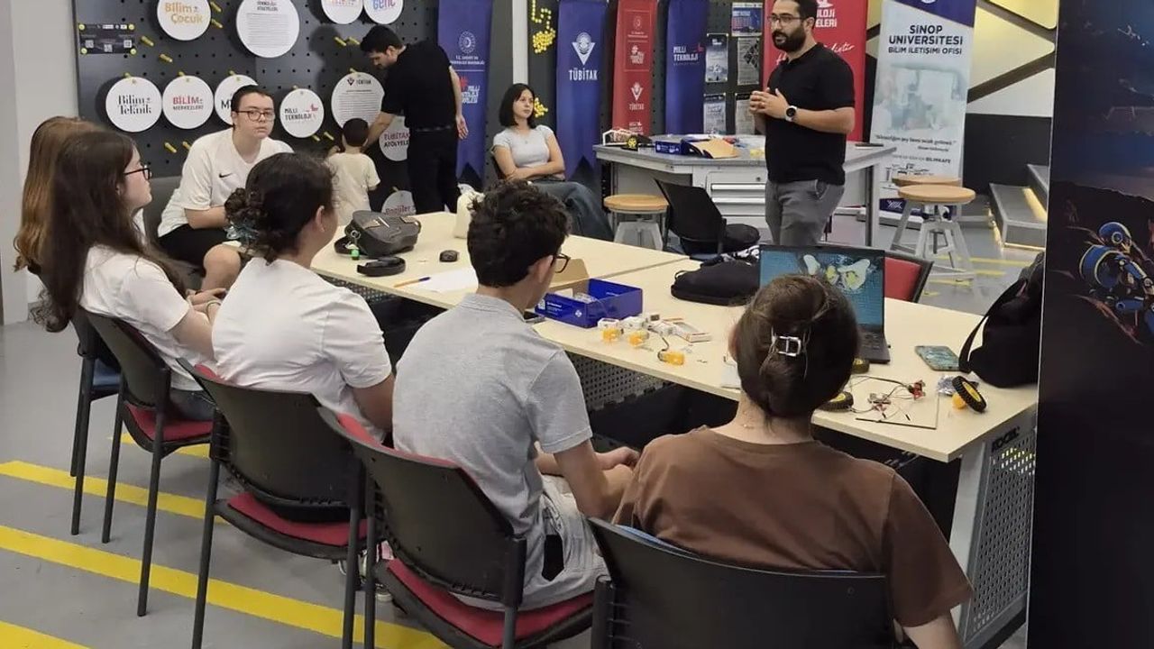 Teknoloji odaklı kariyerler Sinop'ta liselilere aktarıldı