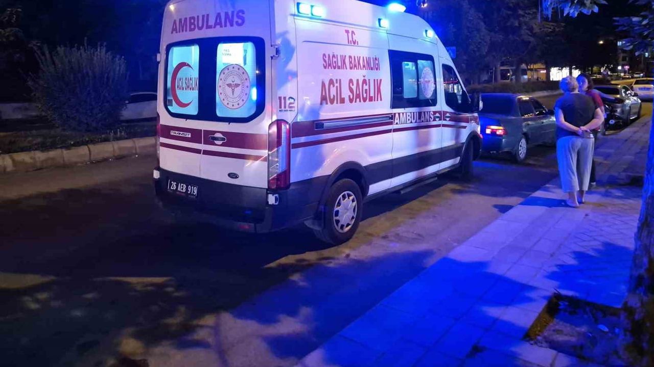 Tepebaşı'nda çarpışma: motosiklet sürücüsü yaralandı