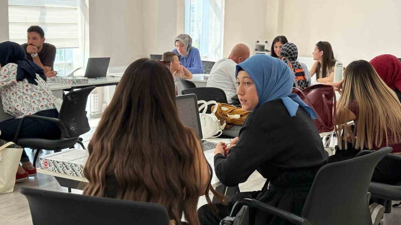 Tercih yolculuğunda rehberlik eli: Sincan'dan ücretsiz danışmanlık