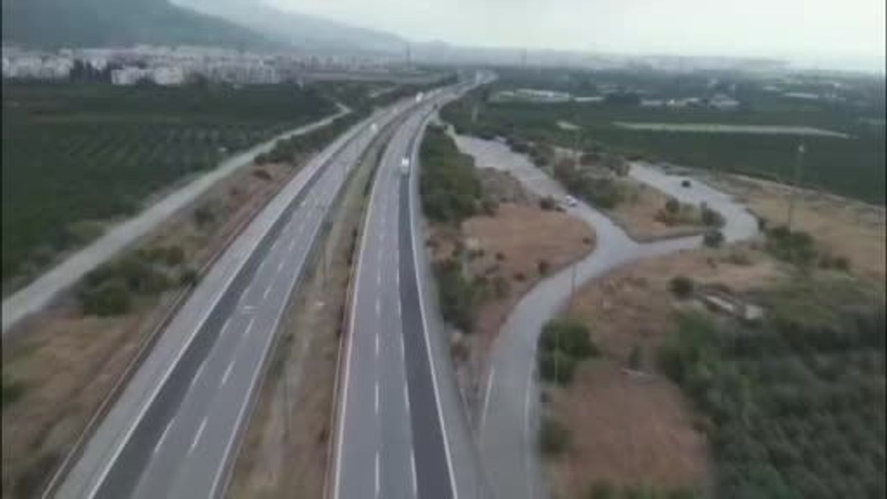 Terk edilmiş otomobildeki şırıngalar kenevir ekimini ortaya çıkardı